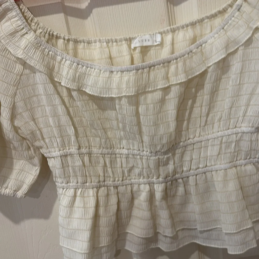 Lush cream cropped top, medium - Picture 4 of 9